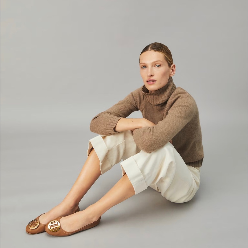 🍒TORY BURCH- Claire Leather Medallion Ballerina Flat